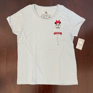 Disney Minnie Mouse front pocket tee, size Small